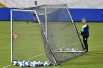 Rueda reduz a euforia de Honduras antes do duelo decisivo nas eliminatórias
 - Printis