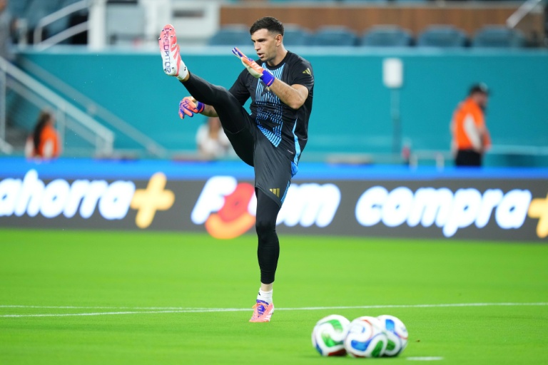 Argentina enfrenta a aventura de jogar sem seu guardião, El Dibu Martínez
 - Printis