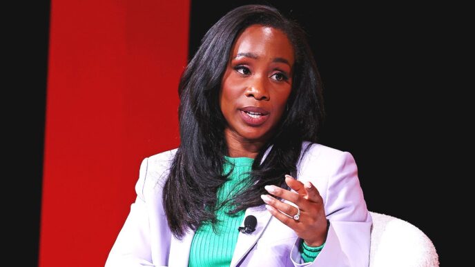 A apresentadora da CNN, Abby Phillip e Joy Reid, discutem bolhas de informação conservadoras
 - Printis