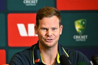 A mão da Austrália estreia para Doggett e Weatherald, Smith dispensa o trenó Panesar
 - Printis