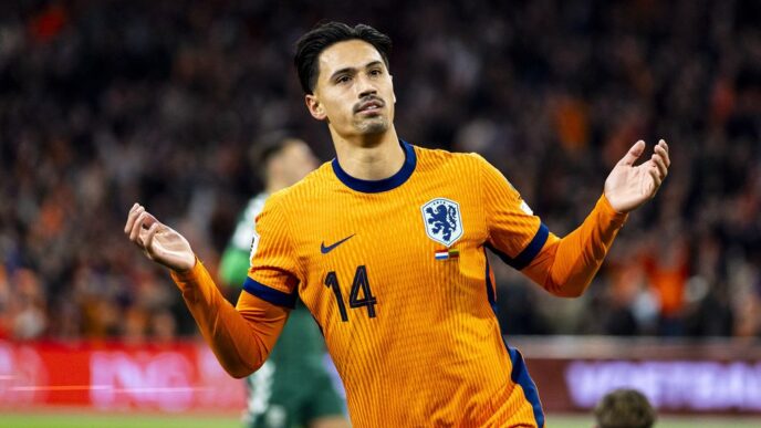 A selecção holandesa lidera graças ao golo de Reijnders frente à Lituânia (1-0) • Segunda parte iniciada
 - Printis