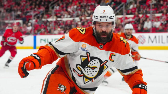 Anaheim se abaixa para ativar Radko Gudas
 - Printis