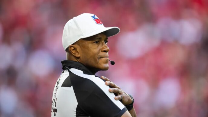 Árbitro da NFL faz ligação em espanhol durante jogo Dolphins-Commanders Madrid
 - Printis