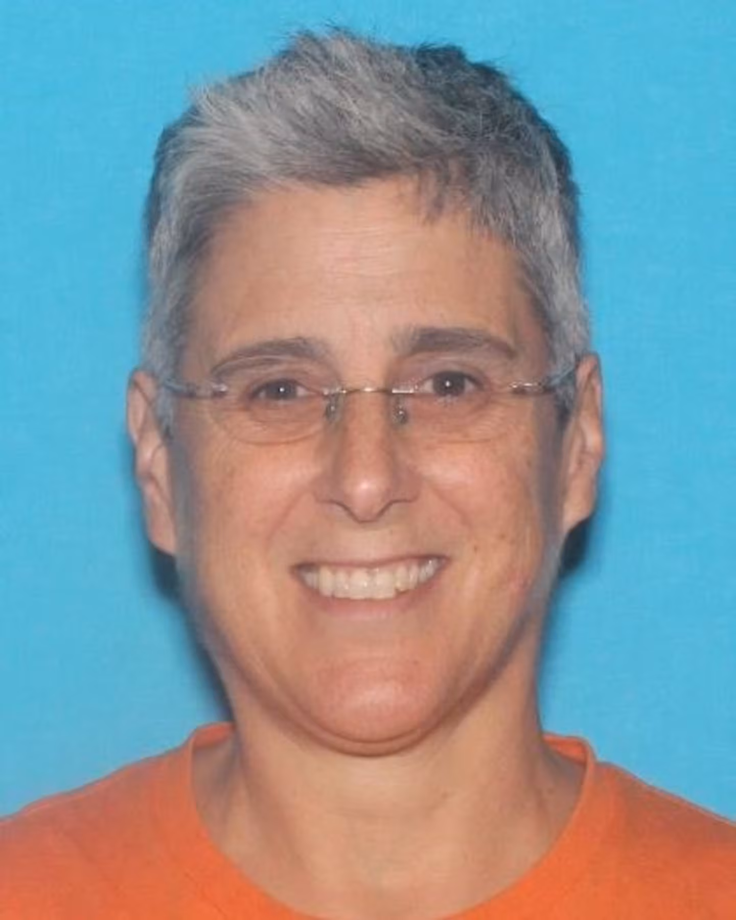 Autoridades do Maine procuram professor desaparecido de Bentley
 - Printis