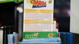 Bilhete único na Geórgia reivindica o jackpot da Mega Millions de US$ 980 milhões
 - Printis