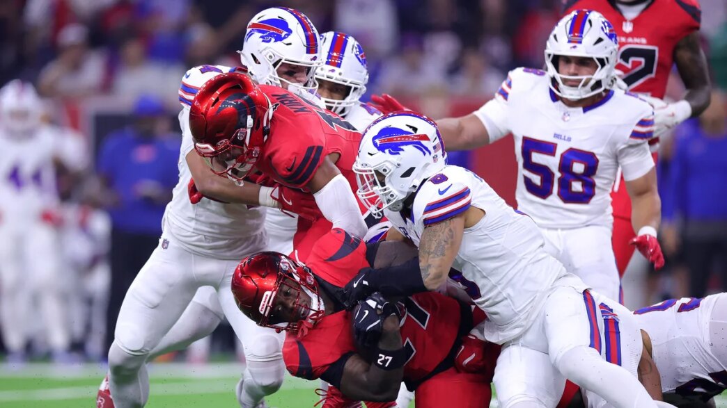 Bills LB se contorce de dor após machucar o braço
 - Printis
