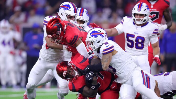 Bills LB se contorce de dor após machucar o braço
 - Printis
