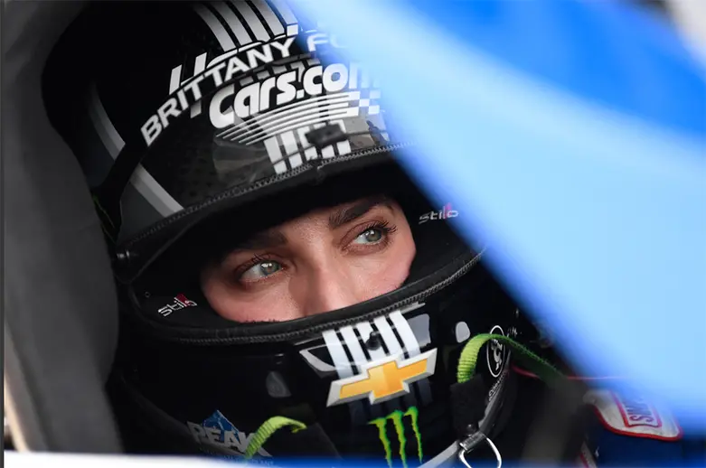 Brittany Force enfrenta sua última corrida (pelo menos por enquanto) em Pomona
 - Printis