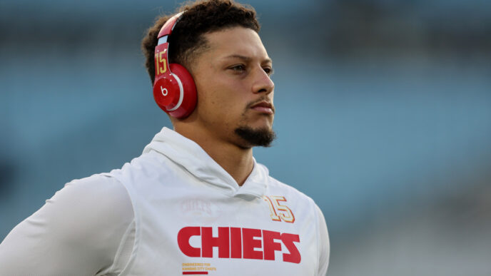 Chiefs reagem às notícias de Patrick Mahomes na sexta-feira
 - Printis
