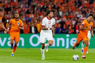 Como assistir Polônia x Holanda: transmissão ao vivo das eliminatórias da Copa do Mundo FIFA de 2026, canal de TV
 - Printis
