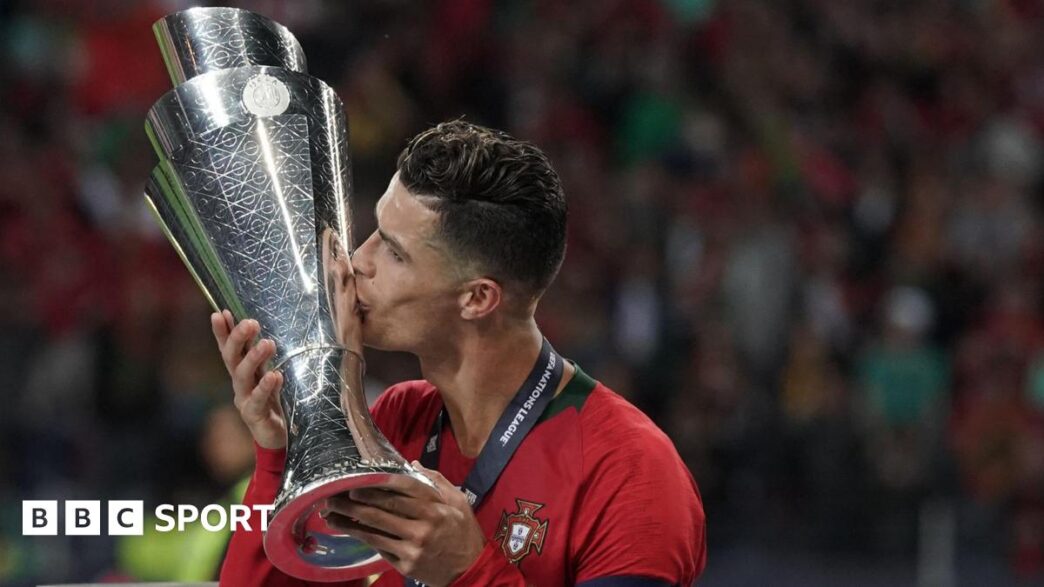 Cristiano Ronaldo: 'A longevidade o define' - até quando durará a estrela de Portugal?
 - Printis
