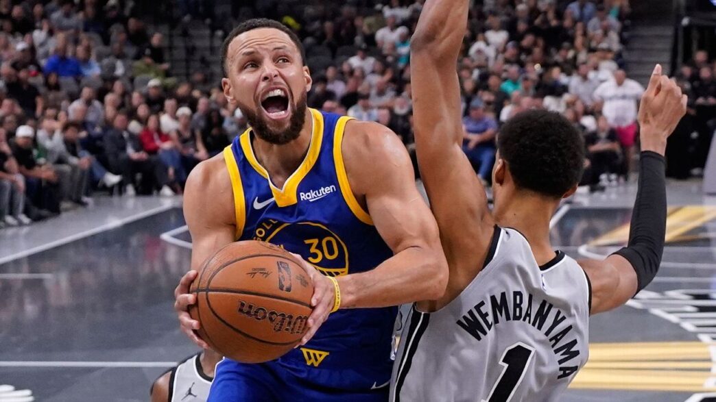 Curry incendeia os Spurs novamente e reúne os Warriors em uma noite de 49 pontos
 - Printis