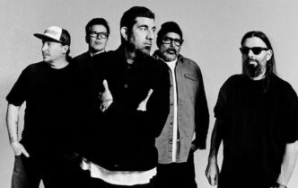 Deftones anuncia turnê pela Austrália e Nova Zelândia
 - Printis