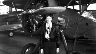 Documentos recém-revelados do desaparecimento de Amelia Earhart agora tornados públicos
 - Printis