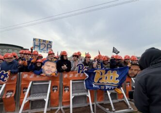 ESPN 'College GameDay' mostra Pitt e fãs de Notre Dame dominando North Shore
 - Printis