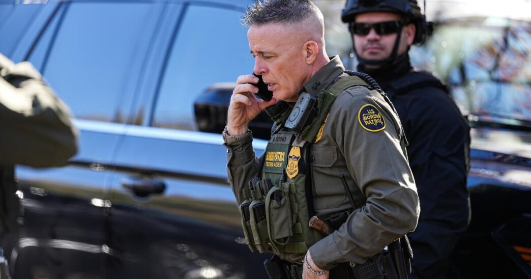 Eles parecem concluir operações de imigração em Charlotte e agora estão indo para Nova Orleans
 - Printis