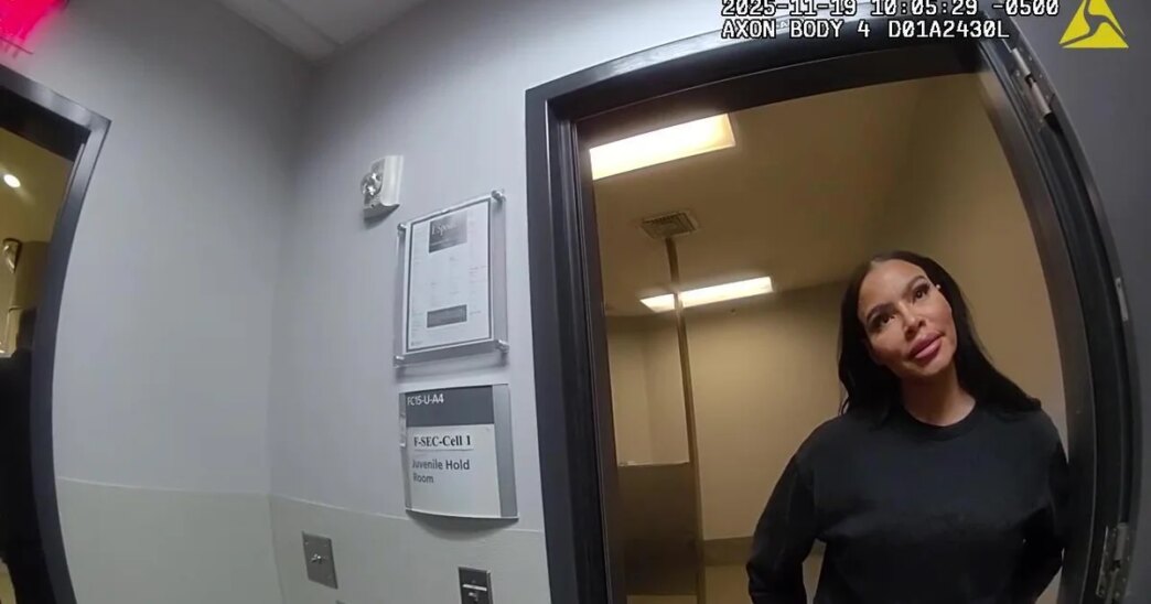 Ex-estrela de “Real Housewives of Potomac” Mia Thornton presa no aeroporto de Atlanta
 - Printis