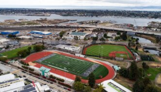 Homem ferido em tiroteio no campus da Laney College
 - Printis