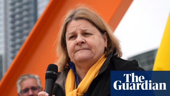 Imigrante condenado a pena de prisão após juiz supostamente o ter ajudado a se esquivar de agentes do ICE | Wisconsin
 - Printis