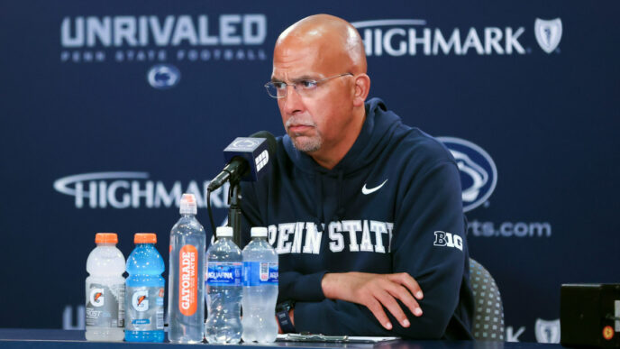 James Franklin é nomeado candidato ao histórico time de futebol universitário
 - Printis