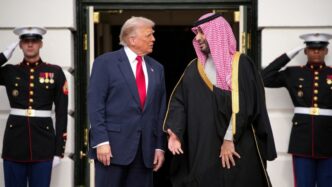 Jatos, chips e uma ficha limpa: o príncipe herdeiro da Arábia Saudita conseguiu quase tudo que queria de Trump
 - Printis