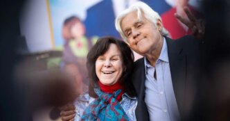 Jay Leno compartilha a 'parte mais difícil' da demência avançada da esposa Mavis: EXCLUSIVO
 - Printis