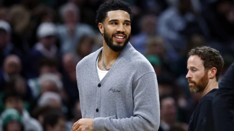 Jayson Tatum continua a impactar o Celtics mesmo quando está fora dos gramados
 - Printis