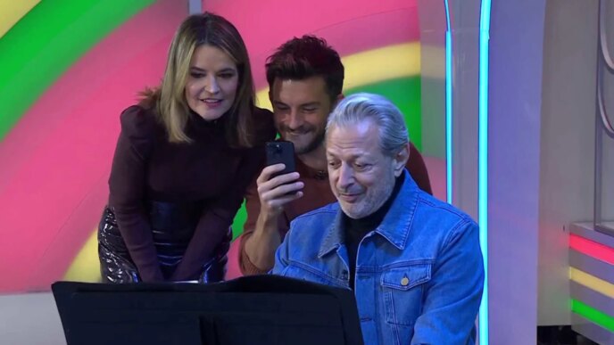 Jeff Goldblum faz uma serenata para o TODAY Show Studio tocando piano
 - Printis