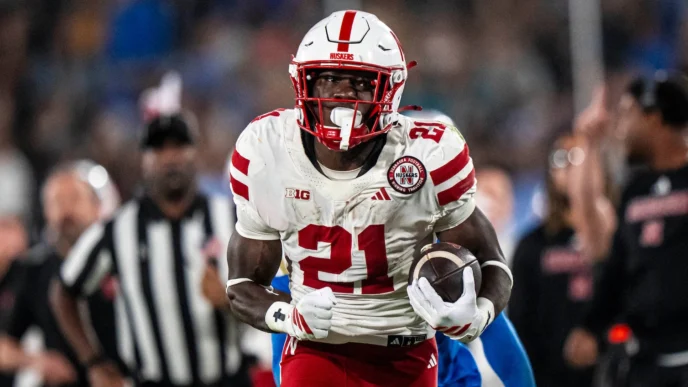 Johnson é nomeado semifinalista do Prêmio Maxwell; Eleito Jogador Nacional da Semana - Universidade de Nebraska
 - Printis