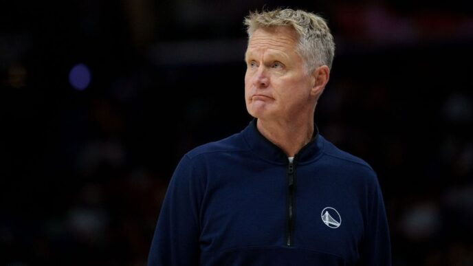 Kerr 'preocupado' com o aumento do ritmo da NBA, levando a lesões
 - Printis
