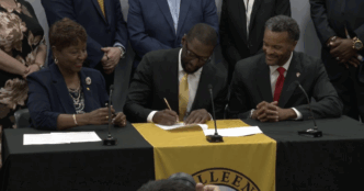 King Davis nomeado superintendente permanente do Killeen ISD
 - Printis