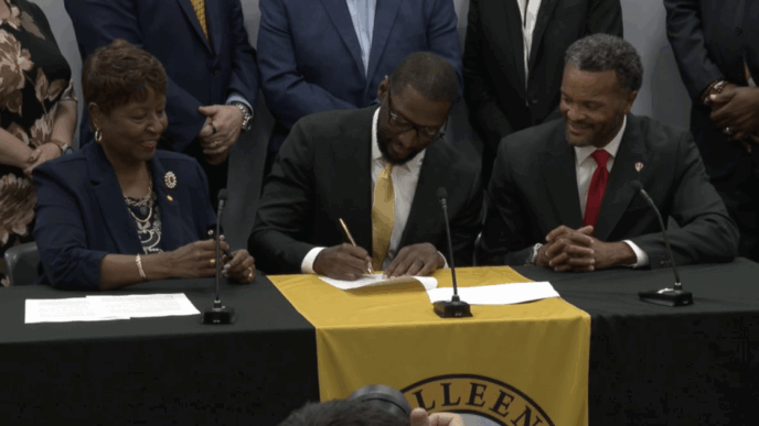 King Davis nomeado superintendente permanente do Killeen ISD
 - Printis