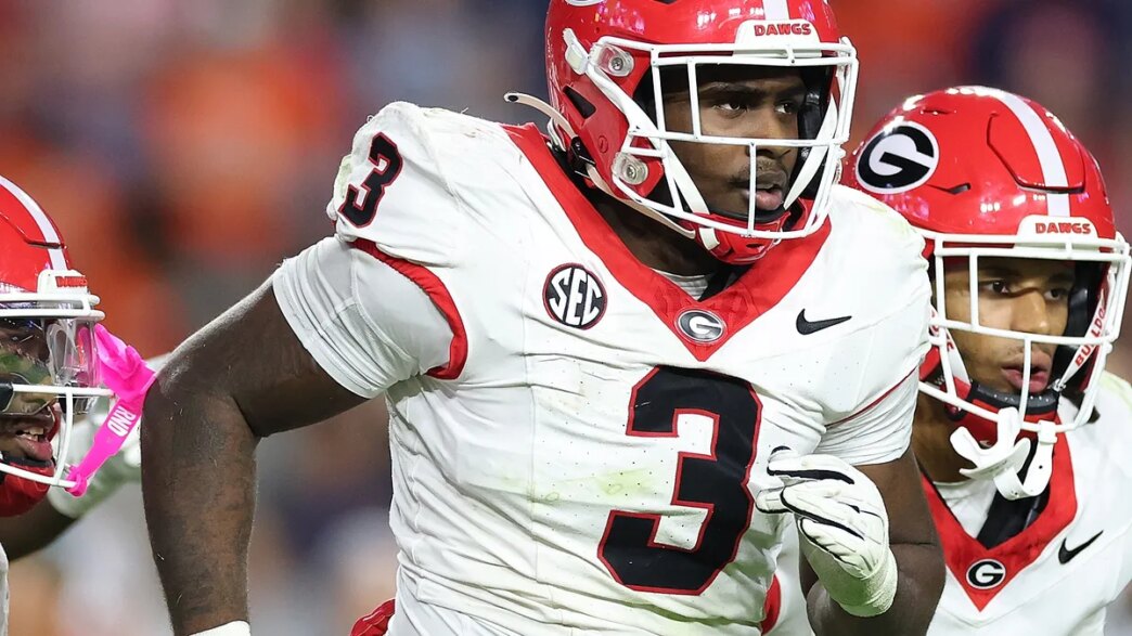 LB, estrela da Geórgia, deixa o jogo contra o Texas
 - Printis