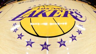 Lakers demitem Joey Buss e Jesse Buss de cargos de diretoria
 - Printis