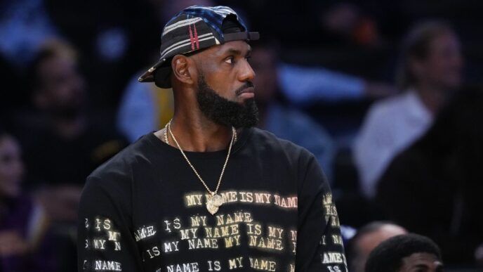 LeBron James dá passo fundamental para retornar ao Lakers
 - Printis