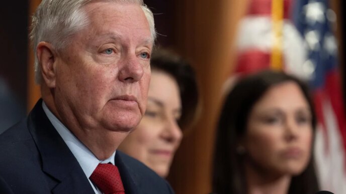 Lindsey Graham bloqueia projeto de lei aprovado pela Câmara para revogar cláusula do acordo de paralisação, permitindo ações judiciais de US$ 500.000 de senadores
 - Printis
