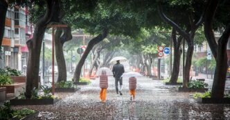Local de férias britânico atingido porque a tempestade Claudia traz risco de chuvas torrenciais e inundações
 - Printis