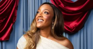 Mickey Guyton diz que a maternidade tornou as férias 'mágicas de novo' (Excl)
 - Printis