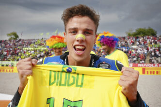 Moreira conquista o título de Moto2™ e se torna o primeiro campeão mundial do Brasil
 - Printis