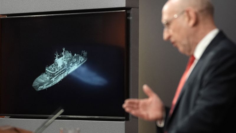 Navio espião russo entra em águas britânicas e direciona lasers contra pilotos militares
 - Printis