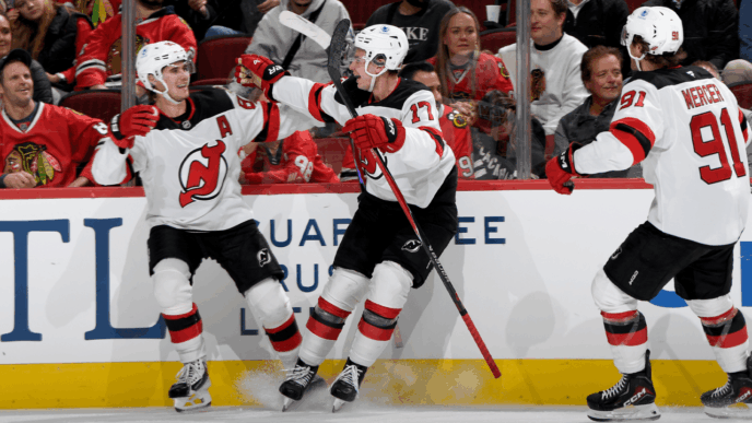 Nemec fecha hat-trick com gol OT, Devils vence Blackhawks
 - Printis