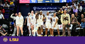 Nº 5 LSU eclipsa 100 pontos novamente, derrota Charlotte, 117-59 – LSU
 - Printis