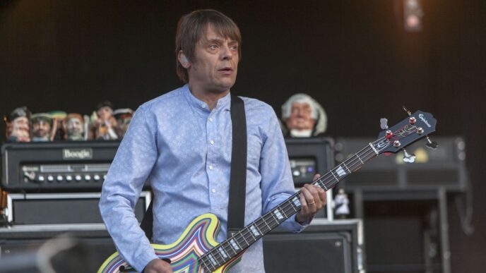 O baixista do Stone Roses, Gary 'Mani' Mounfield morre aos 63 anos | Notícias sobre Entidades e Artes
 - Printis