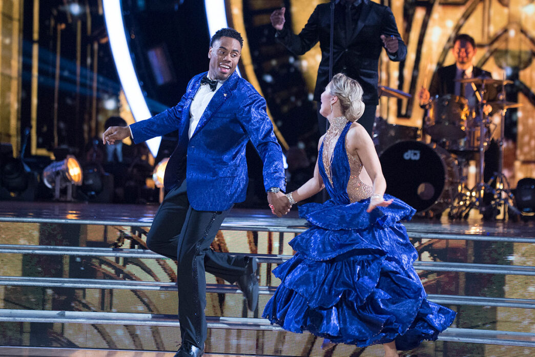 O ex-aluno da Liberty University, Rashad Jennings, retorna ao 'Dancing with the Stars' para o aniversário de 20 anos do programa
 - Printis