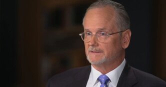 O perdão de Trump ao cripto bilionário desperta preocupações sobre o uso do poder de perdão
 - Printis