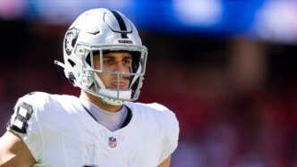 Os Raiders estão contando com este novato para estourar na segunda metade do ano
 - Printis