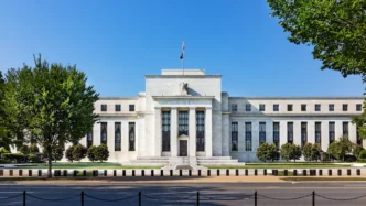 Os futuros do Dow, S&P 500 e Nasdaq despencam após uma forte liquidação, à medida que surgem dúvidas sobre o corte das taxas
 - Printis