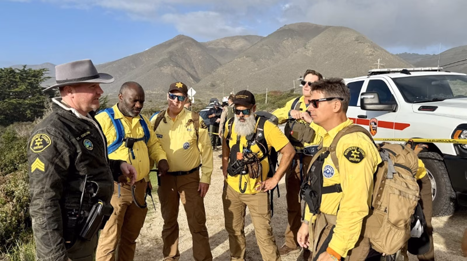 Pai e filha de 7 anos morrem depois que onda os empurra para o oceano no condado de Monterey
 - Printis