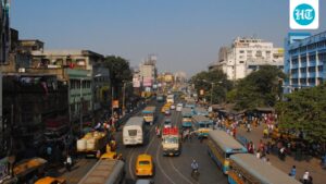 Pânico em Calcutá após fortes terremotos, pessoas correm para as ruas
 - Printis