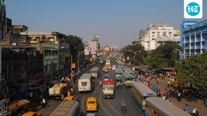 Pânico em Calcutá após fortes terremotos, pessoas correm para as ruas
 - Printis